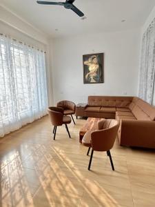Hall Image of 7800 Sq.ft 7 BHK Villa for sale in UPAVP Vrindavan Yojna, Roberts Lines Lucknow for Rs. 58000000