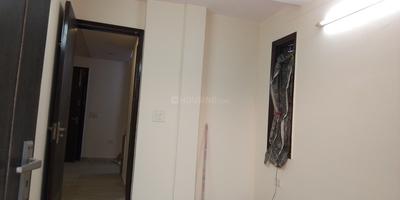 Bedroom Image of 900 Sq.ft 2 BHK Builder Floor for rent in Ramesh Nagar New Delhi for Rs. 24000