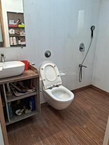 Bathroom Image of 1300 Sq.ft 3 BHK Apartment / Flat for sale in Bianca Apartments, Andheri West Mumbai for Rs. 59000000
