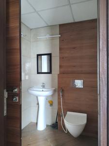 Common Bathroom Image of 1750 Sq.ft 3 BHK Apartment / Flat for sale in ACE Parkway, Sector 150 Noida for Rs. 28000000