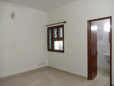 Bedroom Image of 1800 Sq.ft 3.5 BHK Apartment / Flat for rent in DDA Flats Vasant Kunj, Vasant Kunj New Delhi for Rs. 73000