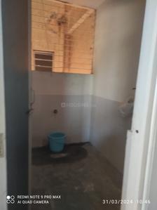 Bathroom Image of 1250 Sq.ft 3 BHK Apartment / Flat for rent in Vallabh Vidhyanagar Anand for Rs. 16500