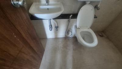 Bathroom Image of 540 Sq.ft 1 BHK Apartment / Flat for rent in Nyati Defence Enclave, Mohammed Wadi Pune for Rs. 14000