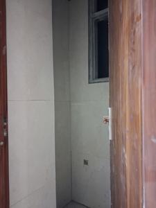 Common Bathroom Image of 550 Sq.ft 1 BHK Apartment / Flat for sale in GCM Gomati Apartment, Sector 49 Noida for Rs. 2400000