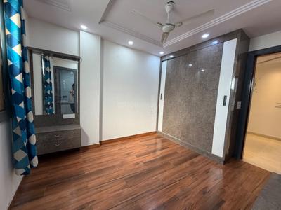 Bedroom Image of 1100 Sq.ft 3 BHK Builder Floor for sale in Janakpuri New Delhi for Rs. 14500000