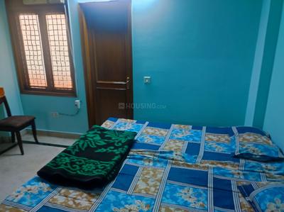 Bedroom Image of 1650 Sq.ft 3 BHK Builder Floor for rent in Kirti Nagar New Delhi for Rs. 45000