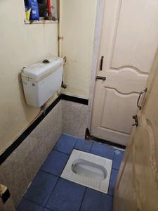 Common Bathroom One Image of 325 Sq.ft 1 BHK Apartment / Flat for sale in Lower Parel Mumbai for Rs. 8500000