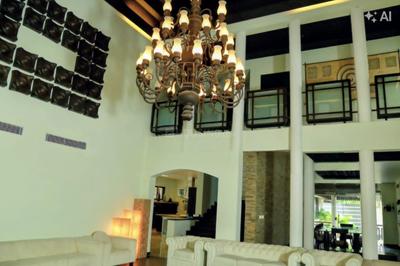 Hall Image of 15500 Sq.ft 6 BHK Independent House for sale in Kakkanad Kochi for Rs. 245000000