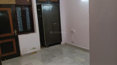 Bedroom Image of 1440 Sq.ft 3 BHK Builder Floor for rent in Chittaranjan Park New Delhi for Rs. 65000