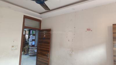 Bedroom Image of 960 Sq.ft 3 BHK Builder Floor for sale in Dwarka Mor New Delhi for Rs. 5500000