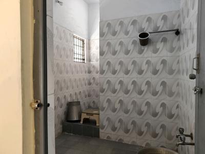 Common Bathroom Image of 1275 Sq.ft 3 BHK Apartment / Flat for sale in Vadapalani Chennai for Rs. 9850000