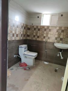 Common Bathroom Image of 650 Sq.ft 1 BHK Apartment / Flat for rent in Kondapur Hyderabad for Rs. 26000