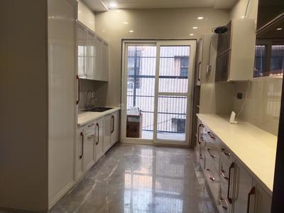 Kitchen Image of 1800 Sq.ft 3 BHK Builder Floor for sale in Paschim Vihar New Delhi for Rs. 38000000