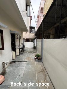 Image of 900 Sq.ft 1 BHK Duplex for rent in Manjalpur, Vadodara for Rs. 8500