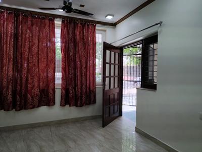 Living Room Image of 2200 Sq.ft 3 BHK Apartment / Flat for rent in DDA Flats Vasant Kunj, Vasant Kunj New Delhi for Rs. 84000