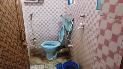 Bathroom Image of 515 Sq.ft 2 BHK Apartment / Flat for sale in Dhakuria Kolkata for Rs. 1600000