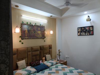 Bedroom Image of 600 Sq.ft 2 BHK Builder Floor for sale in Laxmi Nagar New Delhi for Rs. 5500000