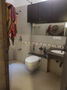 Bathroom Image of 950 Sq.ft 2 BHK Apartment / Flat for sale in K Raheja Interface Heights, Malad West Mumbai for Rs. 24800000