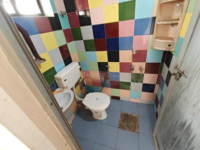 Bathroom Image of 1200 Sq.ft 3 BHK Apartment / Flat for sale in Thrippunithura Kochi for Rs. 4950000