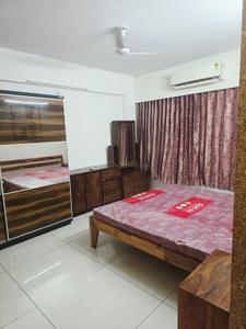 Bedroom Image of 2500 Sq.ft 4 BHK Apartment / Flat for rent in Earth Elegance, Bodakdev Ahmedabad for Rs. 95500