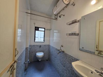 Bathroom Image of 650 Sq.ft 1 BHK Independent House for rent in Kharadi Pune for Rs. 20000