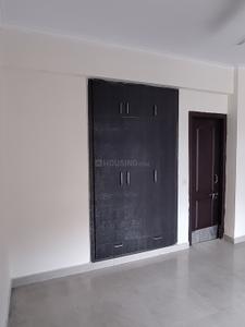 Bedroom Image of 950 Sq.ft 2.5 BHK Apartment / Flat for sale in Amrapali Zodiac, Sector 120 Noida for Rs. 9100000