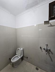 Bathroom Image of 1600 Sq.ft 3 BHK Builder Floor for rent in GMS Road Dehradun for Rs. 27000