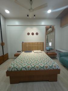 Bedroom Image of 3015 Sq.ft 4 BHK Apartment / Flat for sale in Ambawadi Ahmedabad for Rs. 35000000