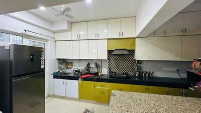Kitchen Image of 1090 Sq.ft 2 BHK Apartment / Flat for sale in Mahagun Moderne, Sector 78 Noida for Rs. 17800000