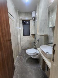 Bathroom Image of 620 Sq.ft 2 BHK Apartment / Flat for rent in Worli Mumbai for Rs. 120000