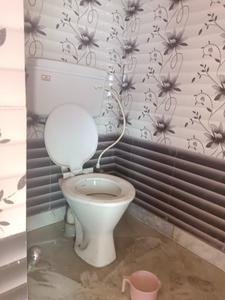 Bathroom Image of 2200 Sq.ft 6 BHK Apartment / Flat for rent in Purba Barisha Kolkata for Rs. 60000