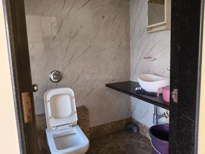 Bathroom Image of 900 Sq.ft 1.5 BHK Apartment / Flat for sale in Atul Blue Fortuna, Andheri East Mumbai for Rs. 18000000