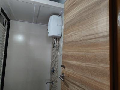 Bathroom Image of 423 Sq.ft 1 BHK Apartment / Flat for sale in Marathon NeoHomes NeoSkies, Bhandup West Mumbai for Rs. 7200000