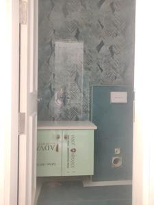 Common Bathroom Image of 4100 Sq.ft 4 BHK Builder Floor for sale in Green Field Colony Faridabad for Rs. 40000000