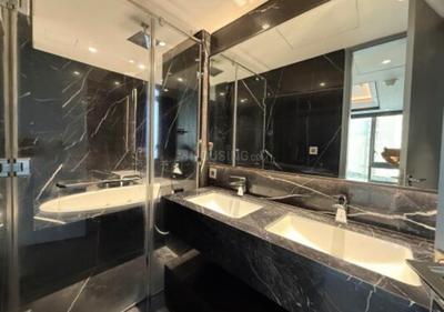Image of 1450 Sq.ft 3 BHK Apartment / Flat for sale in Lodha Trump Tower, Lower Parel, Mumbai for Rs. 100000000