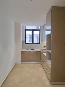 Kitchen Image of 1500 Sq.ft 3 BHK Builder Floor for rent in Smartworld Orchard, Sector 61 Gurgaon for Rs. 60000