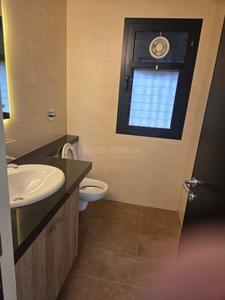 Bathroom Image of 2001 Sq.ft 3 BHK Apartment / Flat for rent in Sobha City, Sector 108 Gurgaon for Rs. 75000
