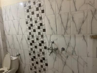 Bathroom Image of 800 Sq.ft 1 BHK Builder Floor for rent in LDA Colony Lucknow for Rs. 8500