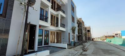Image of 2400 Sq.ft 4 BHK Villa for sale in Indus Palm Drive, Ghukna, Ghaziabad for Rs. 31000000