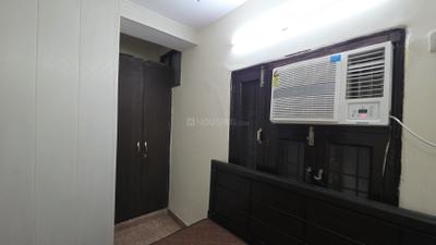 Bedroom Image of 400 Sq.ft 1 BHK Builder Floor for rent in Pitampura New Delhi for Rs. 19900