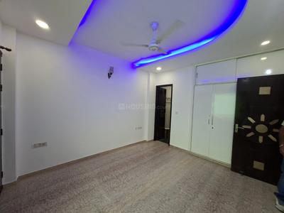 Bedroom Image of 1800 Sq.ft 3 BHK Builder Floor for rent in Tagore Garden Extension New Delhi for Rs. 75000