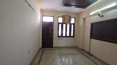 Bedroom Image of 900 Sq.ft 2 BHK Builder Floor for rent in Pitampura New Delhi for Rs. 32500