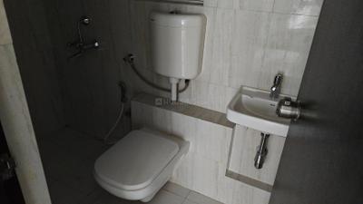 Bathroom Image of 550 Sq.ft 1 BHK Apartment / Flat for rent in Kasarvadavali Thane for Rs. 18001