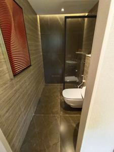 Bathroom Image of 750 Sq.ft 2 BHK Apartment / Flat for sale in Lodha Casa Evergreen, Vikhroli West Mumbai for Rs. 18500000