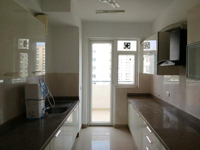 Kitchen Image of 2000 Sq.ft 3 BHK Apartment / Flat for sale in Emaar Emerald Estate by Emaar India, Sector 102 Gurgaon for Rs. 23600000