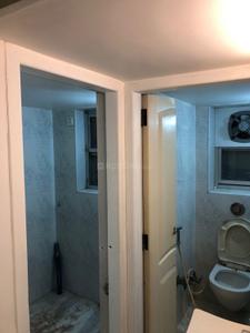 Bathroom Image of 850 Sq.ft 2 BHK Apartment / Flat for rent in Raheja Complex, Andheri West Mumbai for Rs. 95000