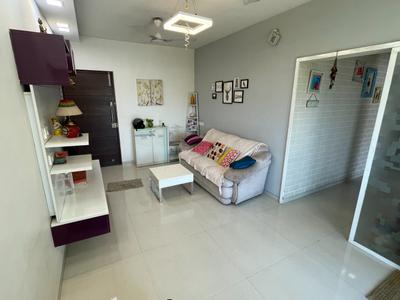 Living Room Image of 1084 Sq.ft 2 BHK Apartment / Flat for sale in Mayfair Hillcrest, Vikhroli West Mumbai for Rs. 18500000
