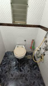 Bathroom Image of 1100 Sq.ft 2 BHK Apartment / Flat for rent in Race Course Vadodara for Rs. 20000