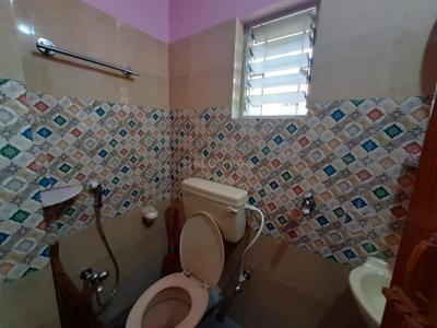 Bathroom Image of 850 Sq.ft 2 BHK Apartment / Flat for sale in Bansdroni Kolkata for Rs. 4500000
