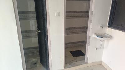 Bathroom Image of 240 Sq.ft 1 RK Duplex for rent in Sarkhej Ahmedabad for Rs. 7000